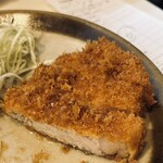 丸和 - とんかつ　脂が滴っています！