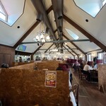 サッポロビール　仙台ビール園 - 満席の店内です。シックな内装。