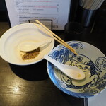 弘明寺丿貫 - ごちそうさまでした。たんめんのどんぶりの底には黒胡椒がだいぶ残った