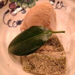 鮨 茶居庵 - デザート　葉っぱが椿に変わりました