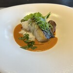 大和四季旬菜 白雲庵 - パリッとふわっと焼かれた鯛。こちらのアメリケーヌソースも堪らん♡中に帆立も入ってたよ。