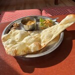 インド・ネパール料理 RaRa - 子供用カレー。ここにスープとアイスがつきます。