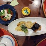 自然薯 茶茶 - とろろ揚げ・自然薯豆腐