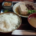 民芸茶屋しまむら -  【2014/5 再訪】 肉豆腐 750円