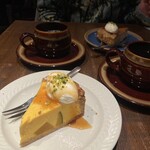 わかば堂 - 手前がカボチャのプリンタルト