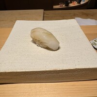 鮨と酒 魚伸 - スミイカ　包丁が細かく入り〝ネトフワ〟
