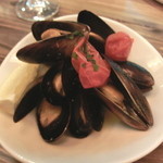 ピッコロ -  ムール貝の白ワイン胡椒蒸し