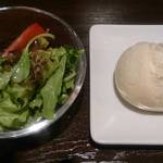 Muran gozzo cafe -  パスタのサラダとパン