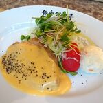 洋食屋 銀座ランプ亭 - ポークソテー（クリームチーズソース）1,000円（ご飯、生卵おかわり無料、テイクアウトコーヒー無料）