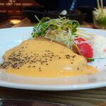 洋食屋 銀座ランプ亭 - ポークソテー（クリームチーズソース）1,000円（ご飯、生卵おかわり無料、テイクアウトコーヒー無料）