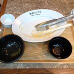 洋食屋 銀座ランプ亭 - ポークソテー（クリームチーズソース）1,000円（ご飯、生卵おかわり無料、テイクアウトコーヒー無料）