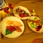 ススキノデパート - テーブルに持ってきた料理など