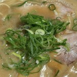 うま屋ラーメン - 具材アップ