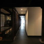 草庵 鍋島 - 草庵 鍋島は、奥へ