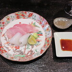 草庵 鍋島 - 造里 (白甘鯛(大分)、剣先烏賊)、塩(喜界島天然)、山葵、酢橘、醤油、胡麻油