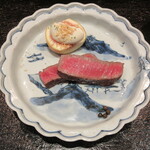 草庵 鍋島 - 焼物に炭火で焼き上げた佐賀牛のひれ肉、無花果に豆腐を裏ごした白和え、生黒胡椒の塩漬け