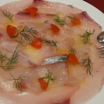 イタリアンバル AMIGO - カンパチのカルパッチョ