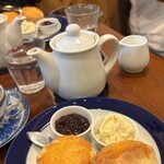 THE THREE LITTLE PIGS - 