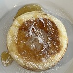 喫茶tton - 美味しいバターとハチミツ。粉砂糖も溶けて、なんて贅沢！