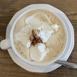 喫茶tton - 花開いた蘭のような、ウインナーコーヒーです