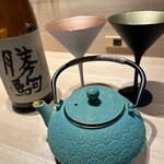 金沢炉端あっぱれ - おちょこはスタッフさんが持ってきてくれたやつ。