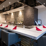 和食 鉄板 しろよし - 内観（鉄板焼きカウンター）