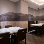 和食 鉄板 しろよし - 内観（和食テーブル）