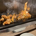 焼肉ホルモンあさひ - 焼かれるホルモン