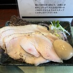 つけ麺 繁田 - 特製のトッピングです。