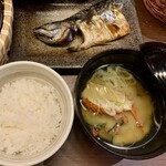 網元の宿 ろくや - サバの塩焼き、ご飯、伊勢海老のみそ汁
