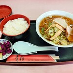 亀福食堂 - 2024年12月　ラーメンライス（880円）