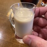 珈琲舎のだ - 普通のより濃い色のミルク
