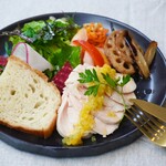 鶏むね肉のコンフィプレート