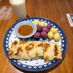 軟食力 - 起司玉米蛋餅、地瓜球、冰豆將のセット