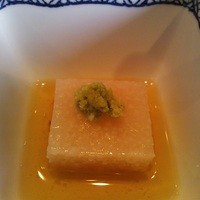 鉄板焼 一徹 -  先付の長芋豆腐。
