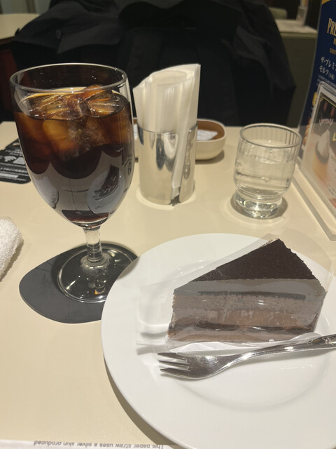 Kissa Shitsu Renoir Ichigaya Eki Mae Ten