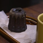 アンモナイトコーヒーマーケット - カヌレ ほうじ茶@税込420円