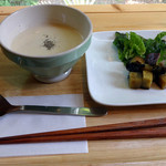 Kana Maron -  カリフラワーの冷製スープ＆焼き根菜サラダ