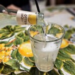 ピッツェリア エ オステリア パドリーノ - 爽やかな酸味がピッツァに良く合います