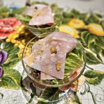 ピッツェリア エ オステリア パドリーノ - ランチセットのサラダ。ハムが美味しいー(*´▽｀)フレッシュなケールも！