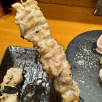 居酒屋鳥のぶ - せせり 200円(税込)