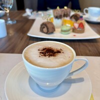 ポム・ダダン - 