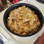 運城飯店 - 炊飯器の中のチャーハン