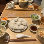 溢彩流香 餃子小厨 恵比寿 - 