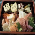 亀寿司 -  ちらし上　味噌汁付：￥2300
