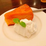 パルファン - りんごのカトルカール　生クリーム添え