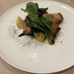 ラ セッテ - 名古屋コーチンのロースト：絶妙な火入れでしっかり弾力のある食べ応え。肉そのものがとても美味しい。