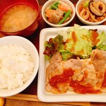 パルファン - 豚肉の玉ねぎしょうが焼き