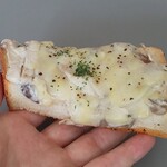 ダーシェンカ - きのこのグラタントースト