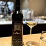 マンサルヴァ - このところ、白ワインの好みが、ヴェルメンティーノに寄り寄りです。
      静かで、ずっと飲んでいられる感じです。